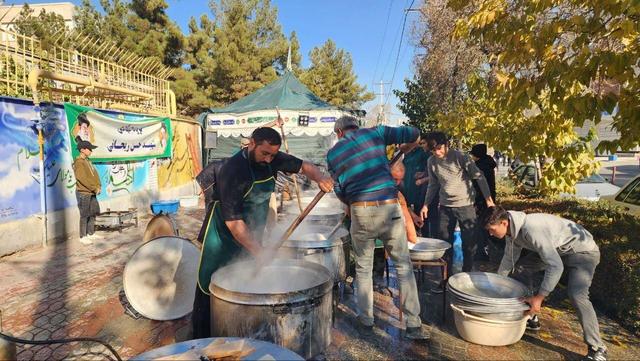 نذرواره فاطمی به همت گروه جهادی شهید ریحانی در بجنورد