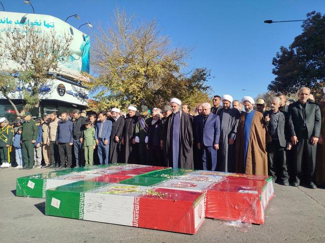 اقامه نماز بر پیکر پاک شهدای گمنام در بجنورد