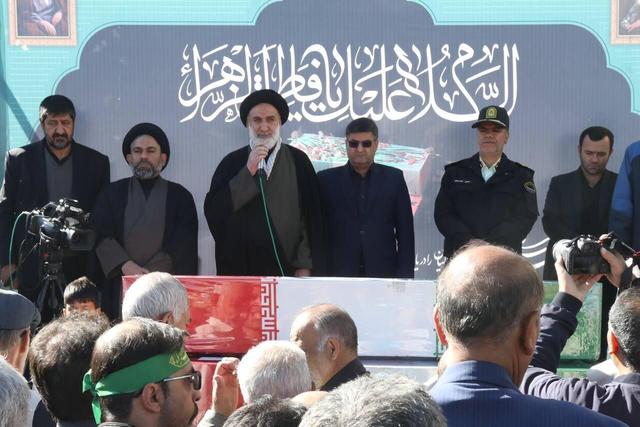 شهدا ادامه‌دهندگان راه فاطمه زهرا (س) هستند