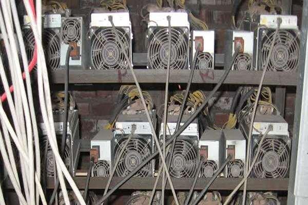 توانیر: ۷۰۰ هزار ماینر غیرمجاز در شبکه برق کشور فعال‌اند