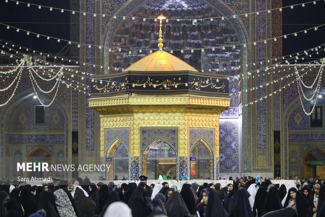 حضور هیئات مذهبی همزمان با روز شهادت حضرت زهرا(س) در حرم امام رضا(ع)