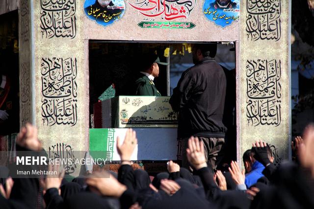 تشییع پیکر شهدای گمنام دفاع مقدس در کرمانشاه