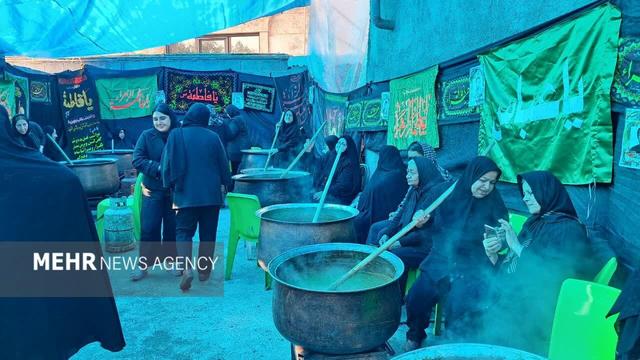 طبخ ۳۰۰ دیگ آش نذری همزمان با ایام فاطمیه در شفت