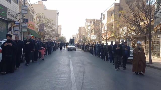 گرمسار در سوگ فاطمی؛ سینه‌زنی عزاداران در غم بانوی دو عالم