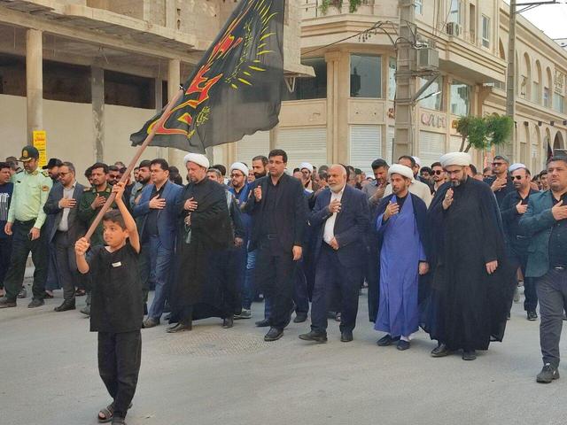 پیاده روی و اجتماع عزاداران فاطمی در عسلویه برگزار شد