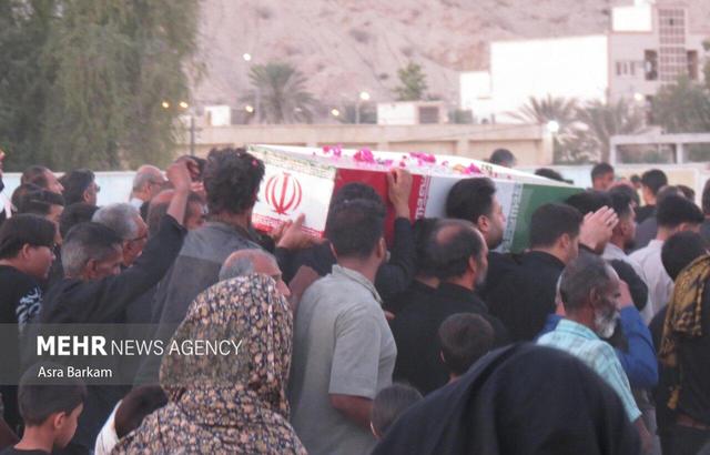 استقبال و تشییع شهدای گمنام در شهر بندرخمیر