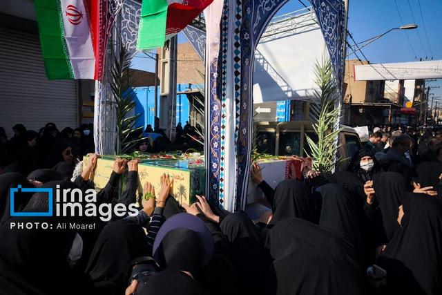 آیین تشییع باشکوه پیکر مطهر هشت شهید گمنام در اهواز برگزار شد