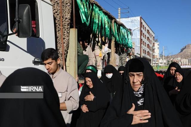 فیلم| پیچیدن عطر فاطمی در ایلام همزمان با بدرقه چهار شهید گمنام