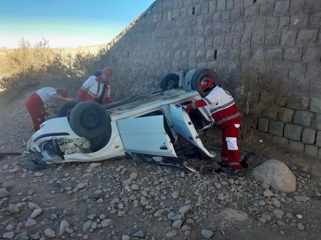 سقوط خودرو در بافت سه کشته بر جا گذاشت
