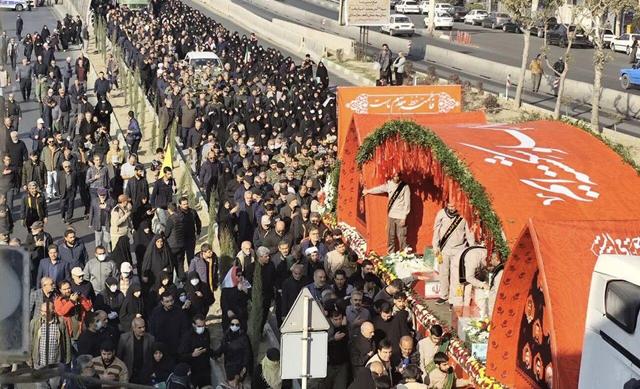 کرج آغوش گشود؛ فرزندان فاطمه(س) با عطر ایثار بدرقه شدند+فیلم