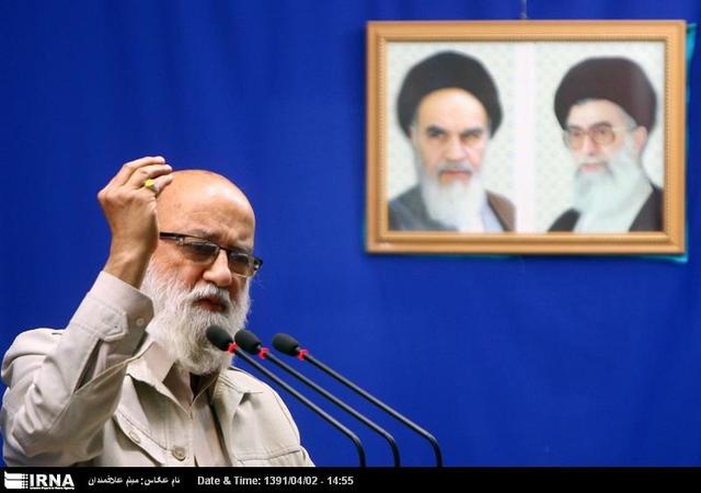 چمران: راه شهدا همیشه نورانی است و باید به این نور وصل شویم