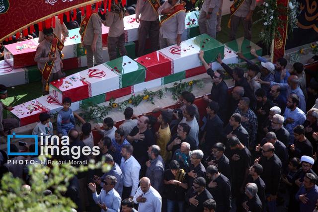 بدرقه پیکر مطهر ۱۴ شهید گمنام دفاع مقدس در بندرعباس  