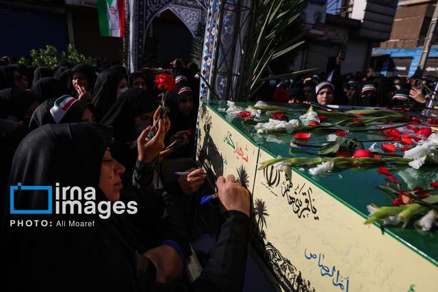 فیلم/تشییع پیکر پاک شهدای گمنام در خرم‌آباد