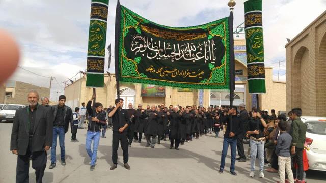 ابرکوه یزد با سینهزنی و نذورات فاطمیه، رنگ ماتم گرفت + فیلم