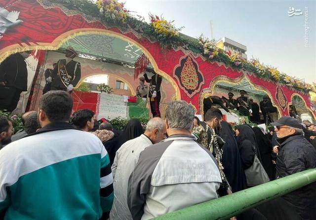 تشییع پیکر مطهر یکصد لاله‌ زهرایی در پایتخت/ بیعت تهرانی‌ها با خوشنامان فاطمی +فیلم و عکس