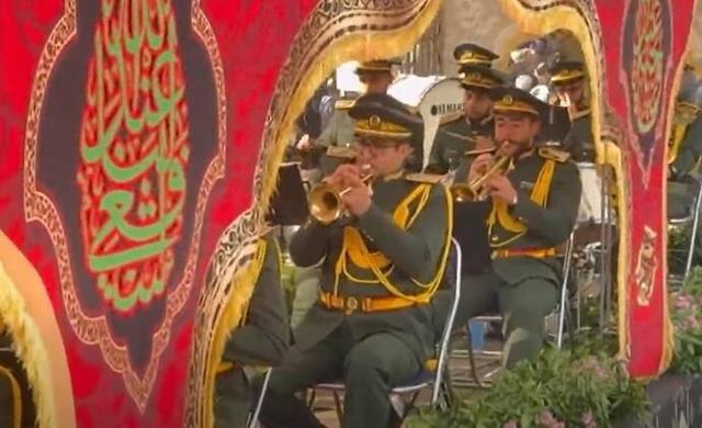 فیلم/ استقبال رزم‌نوازان ارتش از پیکرهای شهدای گمنام