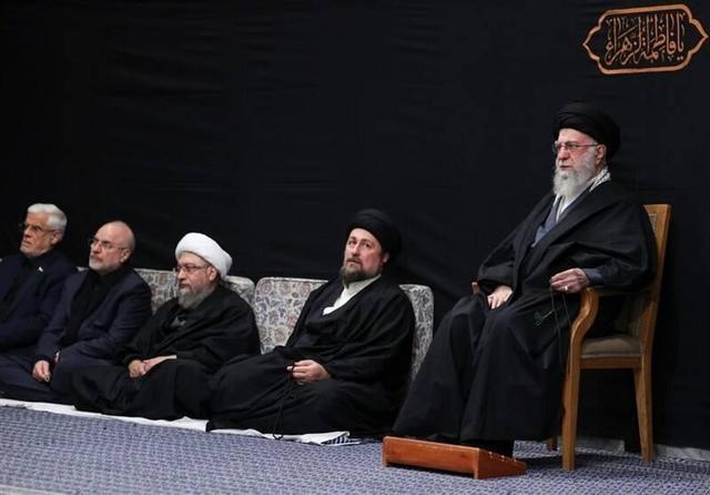 تصاویر مراسم شام شهادت حضرت زهرا(س) در حسینیهٔ امام خمینی(ره)