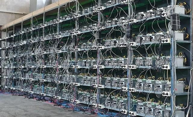 هشدار توانیر: ۷۰۰ هزار ماینر غیرمجاز در شبکه برق ایران فعال است