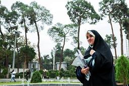 لایحه تأمین امنیت زنان تصویب میشود/صدور گواهینامه موتورسواری برای زنان منع حقوقی ندارد