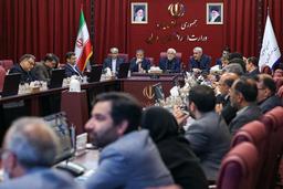 معاون اول رئیس جمهوری: تا چه زمانی میخواهیم تورم دورقمی داشته باشیم؟/ فرار مالیاتی دانه درشت ها را باید ریشه کن کرد