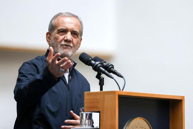 ببینید | همزمان با سه‌نرخی شدن بنزین؛ وعده انتخاباتی پزشکیان دوباره پربازدید شد!