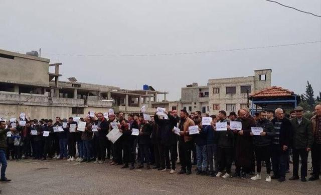 ببینید | تیراندازی نیروهای جولانی به سمت مردم معترض سوریه