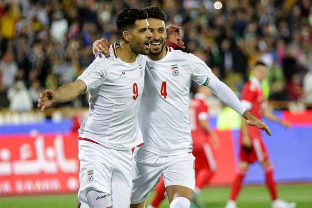 خلیل‌زاده حرف زدن بلد نیست! | صحبت‌های طارمی بچه‌گانه بود