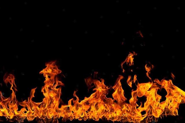 ۴ کشته و مصدوم در آتش‌سوزی پاساژ میدان صادقیه + جزئیات