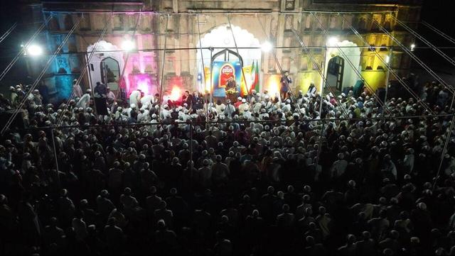 «محفل» در لعل باغ؛ قاریان ایرانی در جمع اساتید بنگلادش به اجرای تلاوت پرداختند