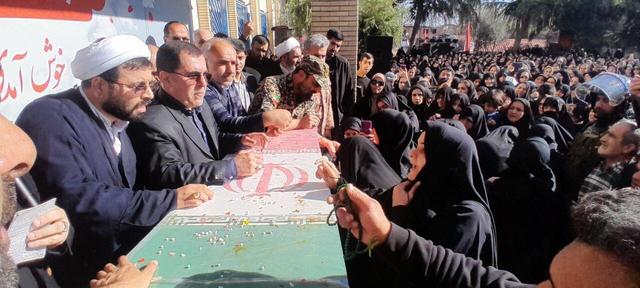 تلاقی نور و دانش؛تدفین شهیدگمنام در قلب دانشگاه