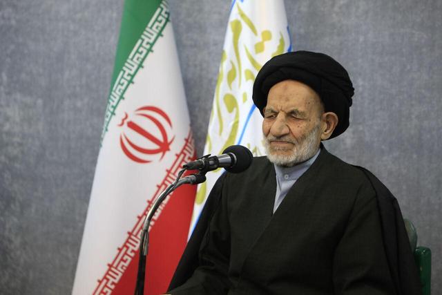 بزرگداشت شهدا عامل ایجاد انگیزه و حرکت جامعه است