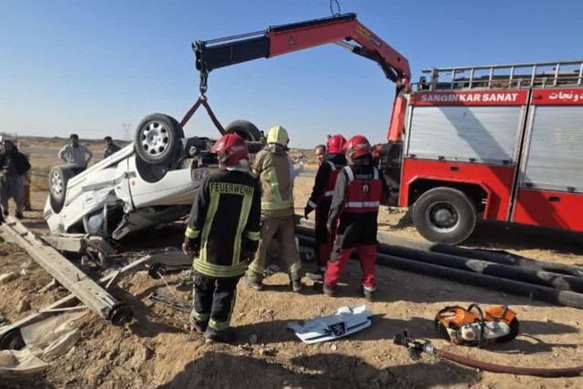 فرزندی پور: واژگونی خودرو سواری ال 90 در کاشان 3 مصدوم داشت