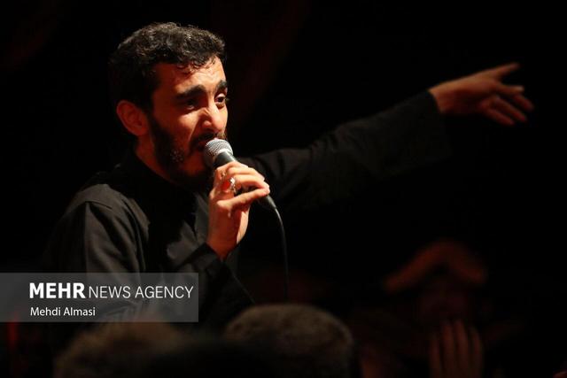 ‌«أشهد أنکِ عصمت الله کبری» با مداحی حاج مهدی رسولی