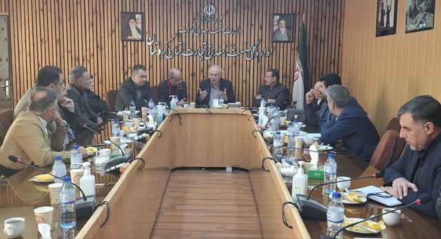 خلیقی: اتحادیه‌های سنندج در راستای ساماندهی اصناف به ۱۹ مورد کاهش یافت