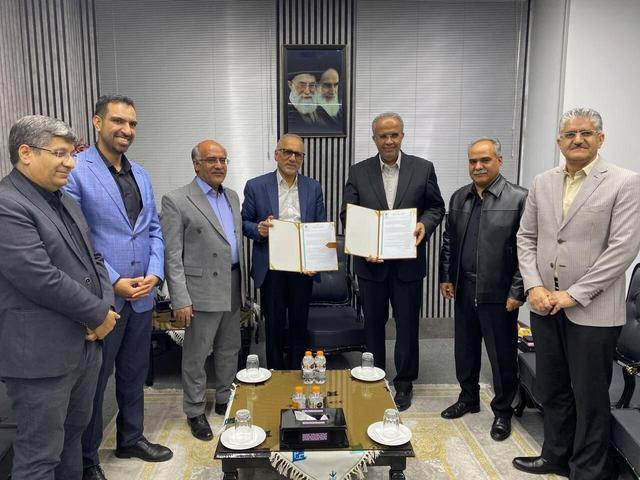 تفاهمنامه تأمین ۵۰ دستگاه آمبولانس در سیستان و بلوچستان امضا شد