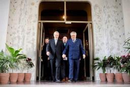 لاریجانی: مسیر تجارت ایران و پاکستان باید به هدف ۱۰ میلیارد دلار برسد