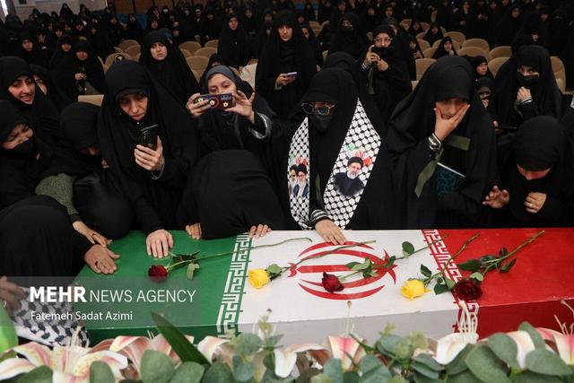 همایش طلایه داران مقاومت در قم