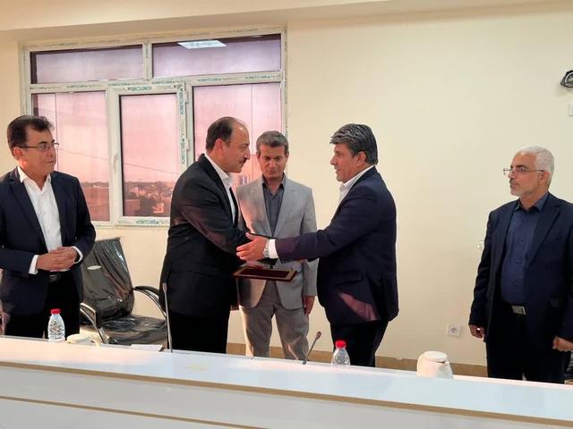 معاون فرماندار تنگستان: جایگاه تعلیم و تربیت ارتقا یابد