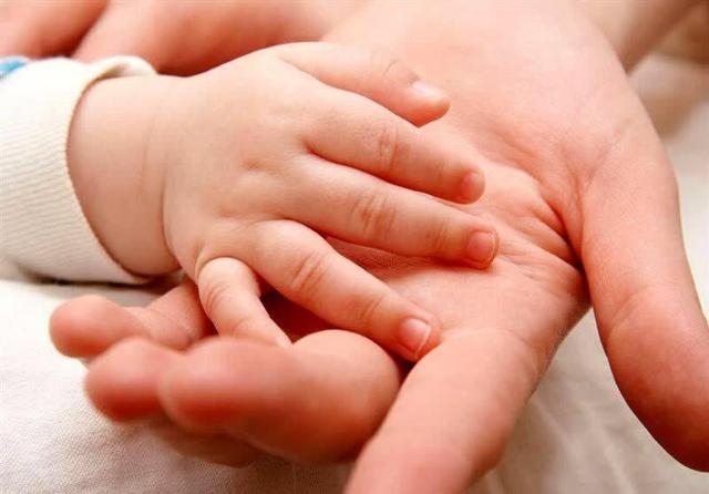 کودک سنگین وزن در جاسک متولد شد