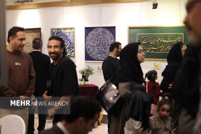 نمایشگاه هنرمندان خانه خورشید در رشت افتتاح شد