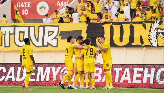 صحبتهای سرمربی سوئدی الوصل در مورد شکست ۷ گله استقلال در بازی رفت