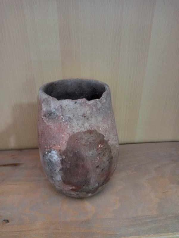 اهدای کوزه سفالی دوره قاجار به موزه پیراحمد زهرنوش ابهر