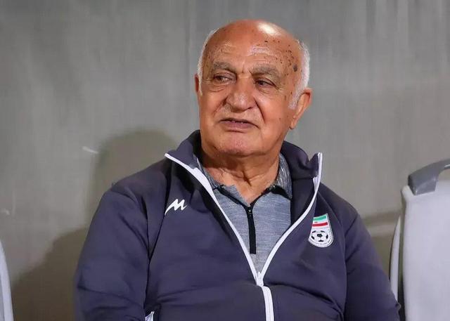 ابراهیمی: مردم مشکل اقتصادی دارند، سر قلعه‌نویی خالی می‌کنند!