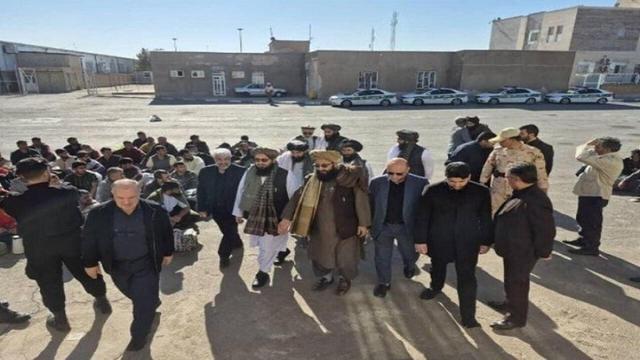 استرداد ۸۱ زندانی افغانستانی‌ از ایران به افغانستان در دومین مرحله انتقال