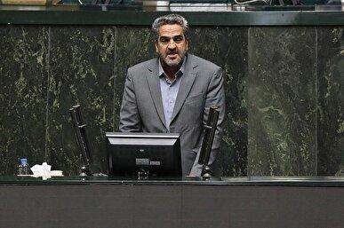 نماینده اصفهان: آیا حکم بانک آینده فقط انحلال است؟ باید سهامدار متخلف بازداشت و اموال آن مصادره شود/ نوبت بعدی بانک‌های پاسارگاد، گردشگری، بانک دی و بانک سرمایه است + فیلم