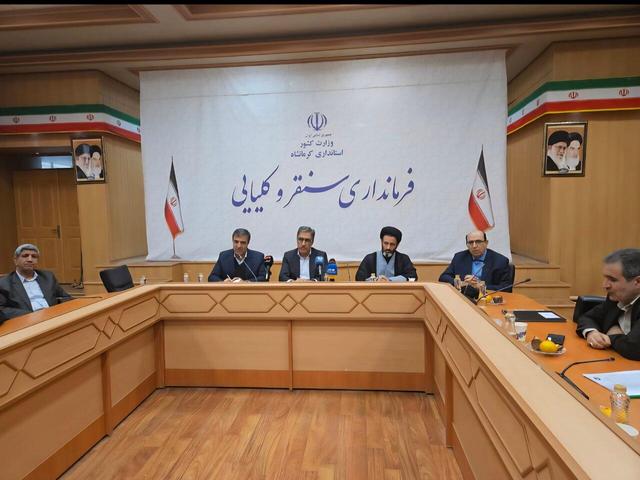 بازدید اعضای کمیسیون صنایع از واحدهای صنعتی سنقر و معدن خسروآباد