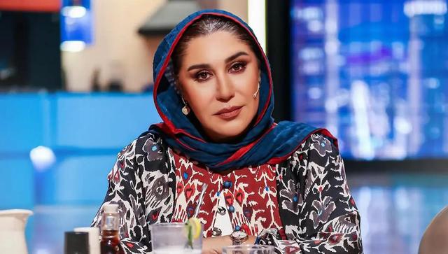 استایل پر نقش و نگار نسیم ادبی در «شفرونی»؛ ترکیب تند رنگ‌ها در قاب تلویزیون (عکس)