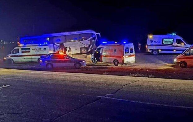 انحراف اتوبوس در رفسنجان ۹ مصدوم بر جا گذاشت
