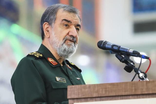 محسن رضایی: بسیج اقتصادی راهبرد ایران برای مقابله با فشارهای خارجی و تقویت امنیت ملی است