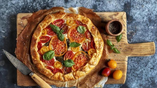 تارت گوجه ای که همه عاشقش می شوند؛ روش تهیه آسان و خوشمزه